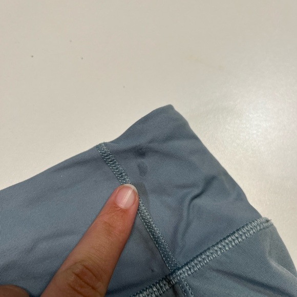Lululemon 2.5” Speed Up Shorts Light Blue / Grey Women’s Size 6 - Picture 7 of 13